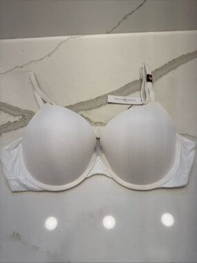 Victoria's Secret White T-Shirt Bra Convertible Push Up 36B NWT
